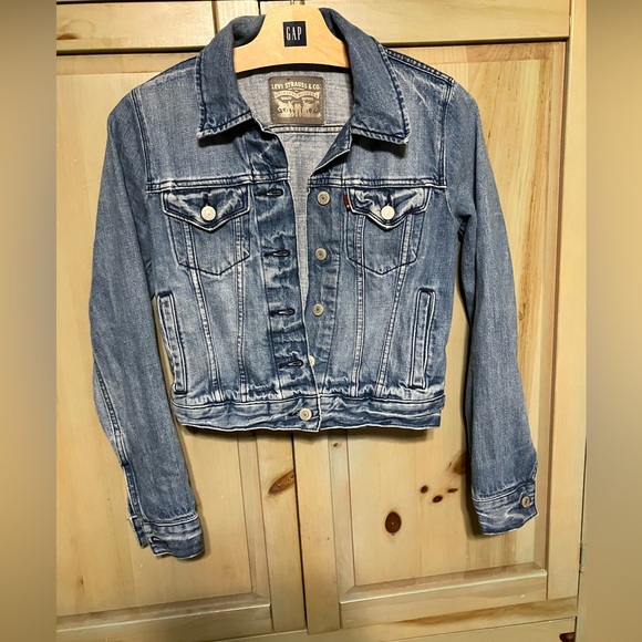 Levis Classic Denim Trucker Jean Jacket Woman's Size X Small Button Up Front - Picture 1 of 8